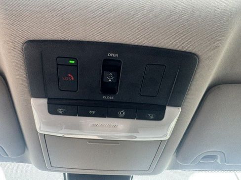 Used 2023 Nissan Altima 2.5 SR w/ SR Premium Package FWD image 19