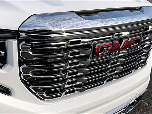 Used 2022 GMC Sierra 1500 Denali w/ Denali Reserve Package image 31