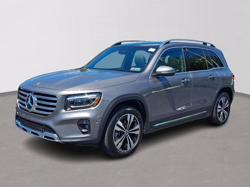 Used 2026 Mercedes-Benz GLB 250 4MATIC image 1