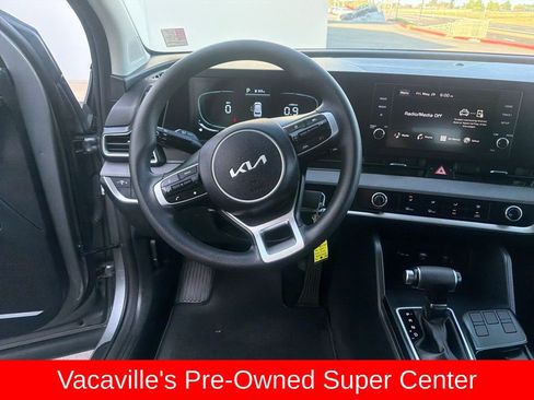 Used 2025 Kia Sportage LX FWD image 13