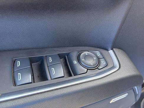 Used 2025 Chevrolet Silverado 1500 LT Trail Boss w/ Convenience Package II AWD/4WD image 45