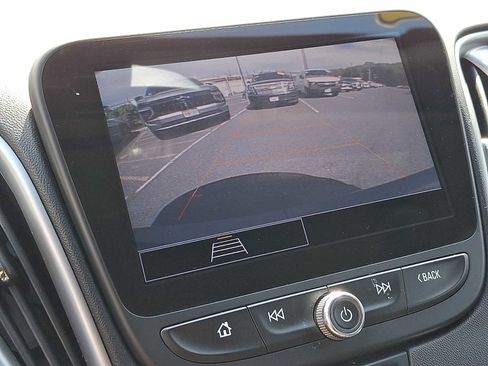 Used 2022 Chevrolet Malibu LT FWD image 18