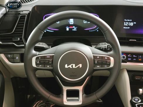Used 2024 Kia Sportage EX image 28