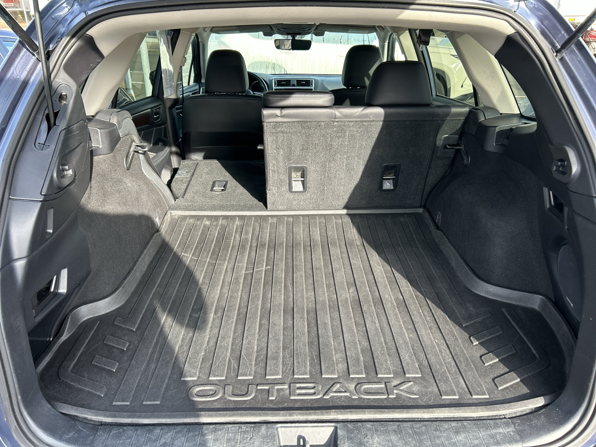 Used 2018 Subaru Outback 2.5i Limited AWD/4WD image 9