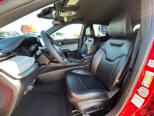 Used 2025 Jeep Compass Limited AWD/4WD image 23