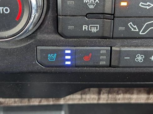 Used 2018 Ford F250 Lariat w/ Lariat Ultimate Package AWD/4WD image 20