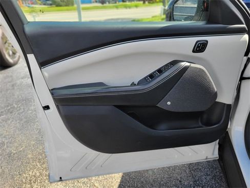 Used 2024 Ford Mustang Mach-E Premium image 15