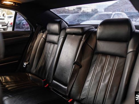 Used 2017 Chrysler 300 S image 31