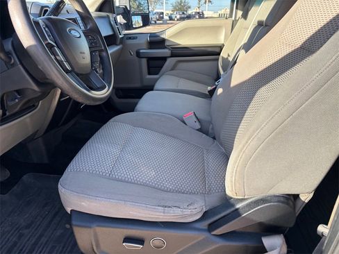 Used 2017 Ford F150 XLT w/ Trailer Tow Package image 9