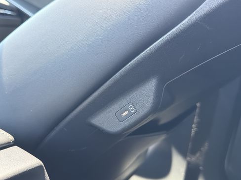 Used 2023 Kia Niro SX Touring FWD image 44