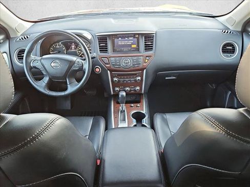 Used 2017 Nissan Pathfinder Platinum FWD image 19