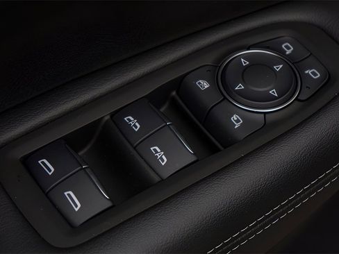 New 2025 Cadillac XT6 Luxury image 28