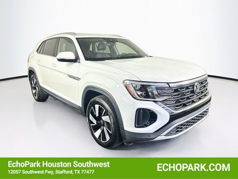 Used 2025 Volkswagen Atlas Cross Sport SE FWD image 1