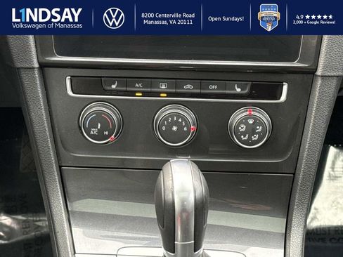 Used 2019 Volkswagen Golf SE image 15