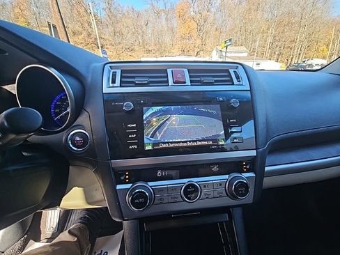 Used 2017 Subaru Outback 3.6R Limited image 10