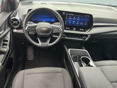 Used 2025 Chevrolet Equinox LT AWD/4WD image 10