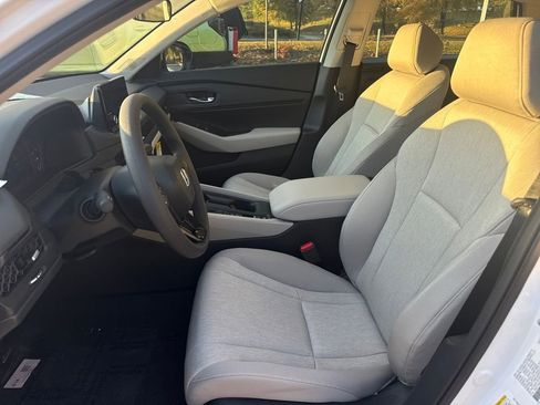 New 2025 Honda Accord SE image 17