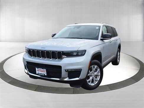 Used 2023 Jeep Grand Cherokee L Limited image 1