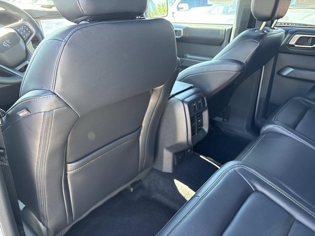 New 2026 Ford Bronco Outer Banks w/ Sasquatch Package AWD/4WD image 17