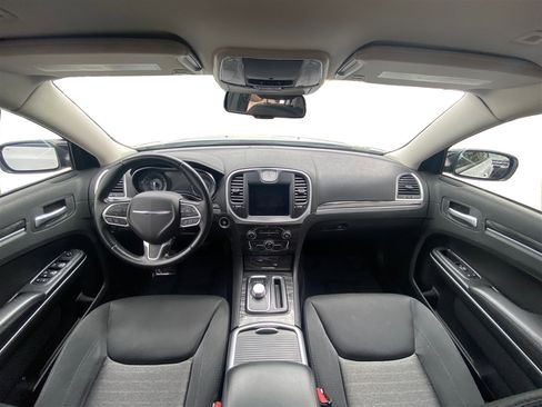 Used 2020 Chrysler 300 Touring w/ Sport Appearance Package image 29