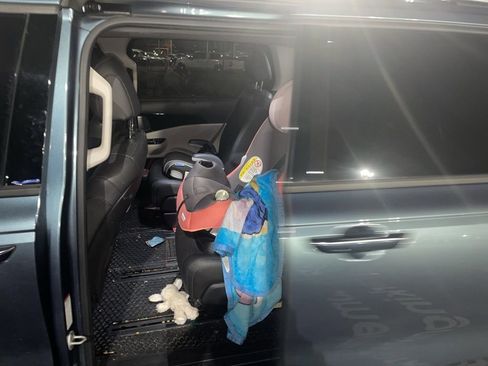 Used 2023 Kia Carnival SX Prestige image 13