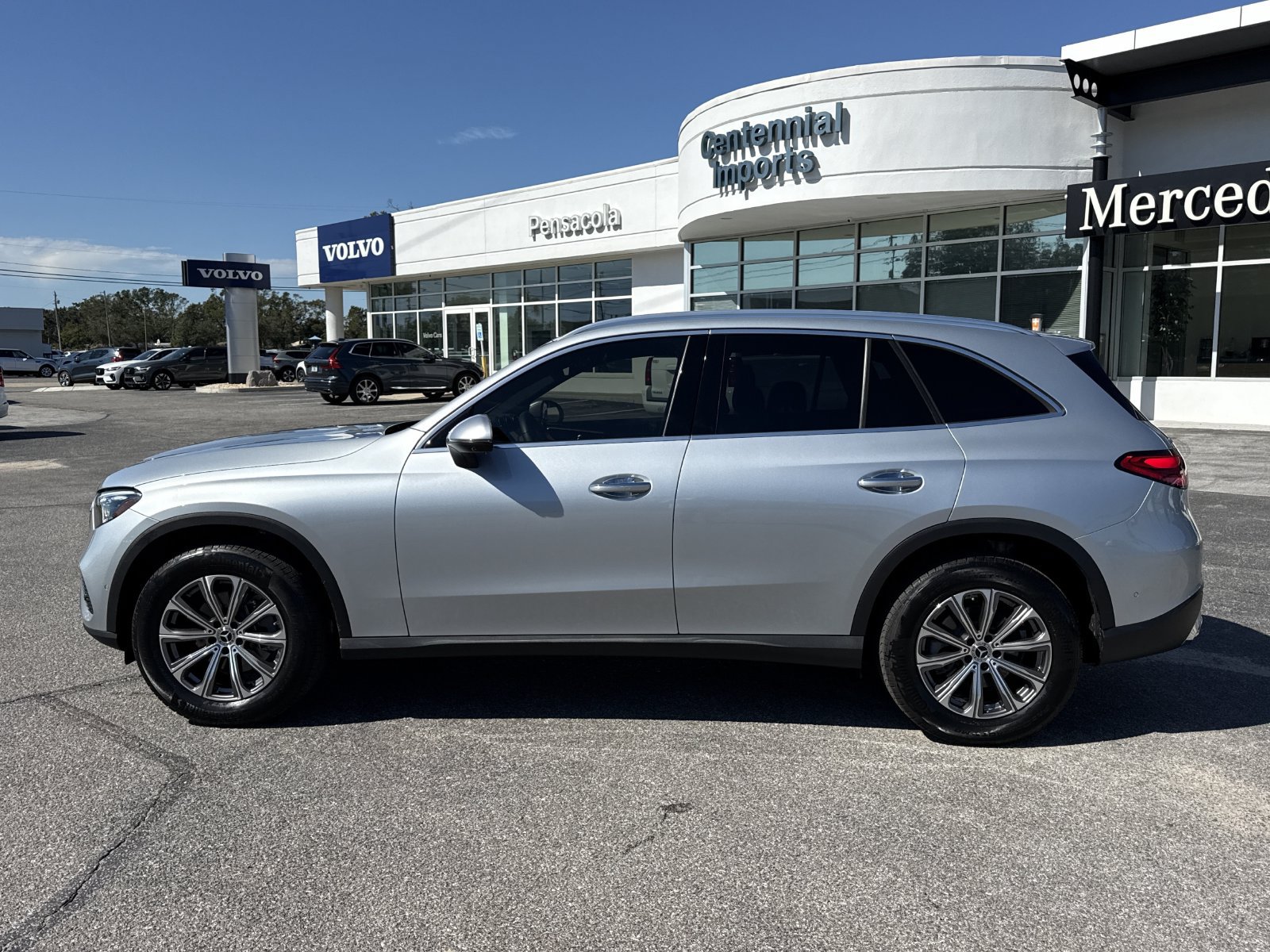 Certified 2023 Mercedes-Benz GLC 300 image 2