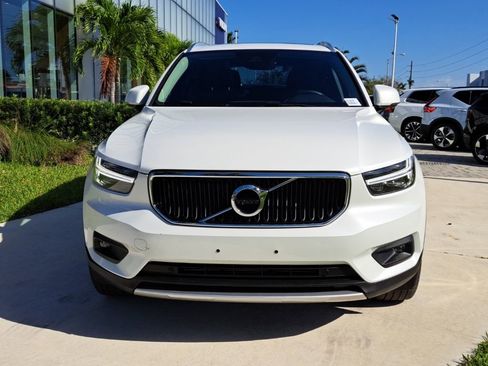 Used 2021 Volvo XC40 T5 Momentum w/ Climate Package image 2