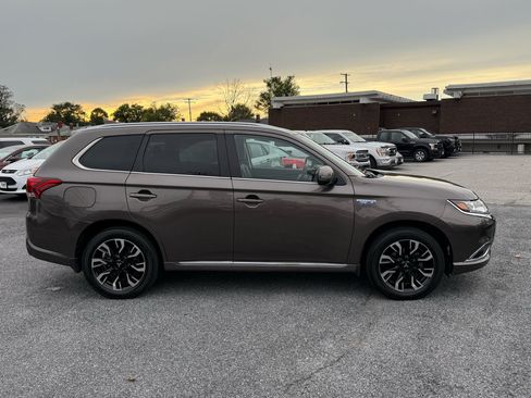 Used 2018 Mitsubishi Outlander SEL image 7