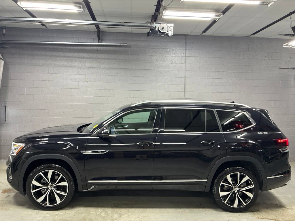 Used 2025 Volkswagen Atlas SEL Premium R-Line AWD/4WD image 38