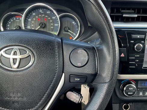 Used 2015 Toyota Corolla LE FWD image 24
