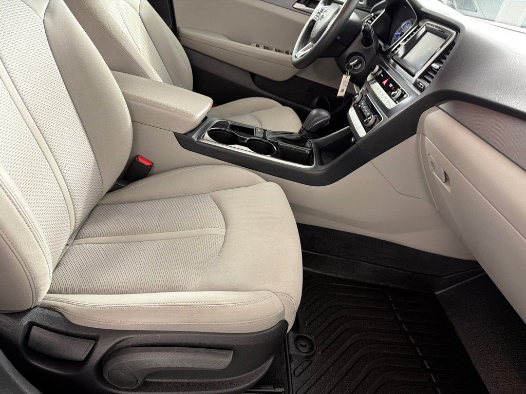 Used 2018 Hyundai Sonata SE FWD image 22