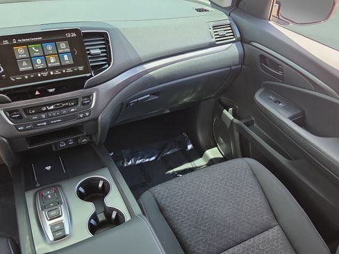 Used 2025 Honda Ridgeline Sport image 14