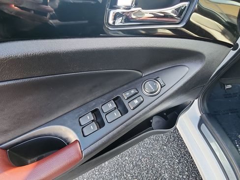 Used 2013 Hyundai Sonata Limited w/ Premium Pkg image 15