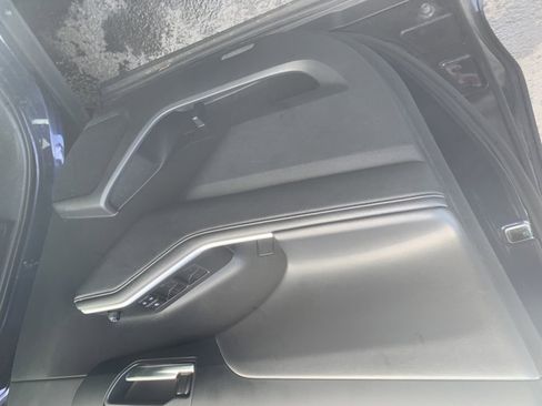 Used 2020 Toyota Highlander XLE image 14