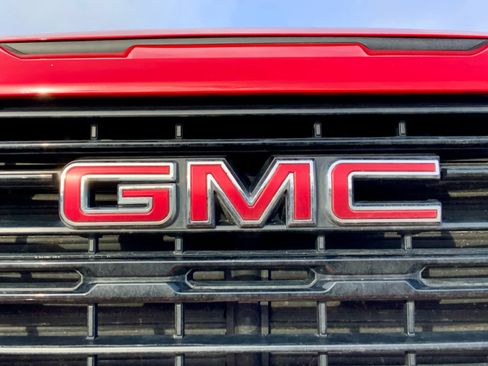 Used 2025 GMC Sierra 1500 Elevation image 14