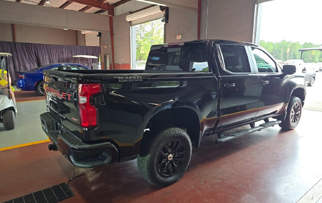 Used 2024 Chevrolet Silverado 1500 LT Trail Boss w/ LT Trail Boss Premium Package AWD/4WD image 4