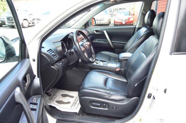 Used 2010 Toyota Highlander SE AWD/4WD image 45
