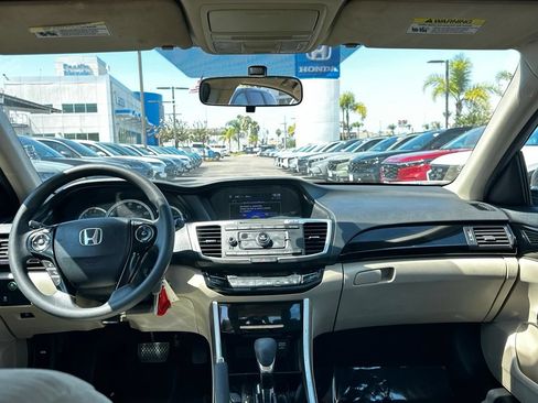 Used 2016 Honda Accord LX image 16