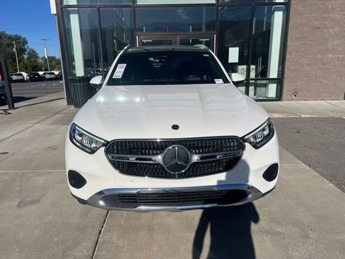 Used 2024 Mercedes-Benz GLC 300 4MATIC image 3