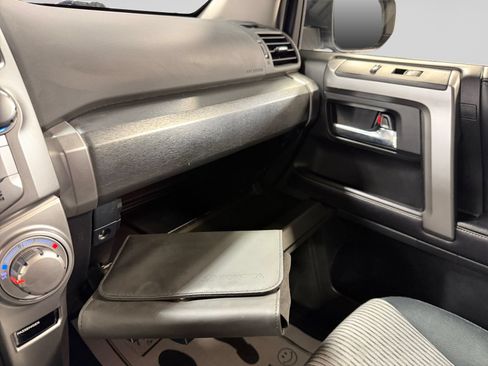 Used 2016 Toyota 4Runner SR5 AWD/4WD image 34