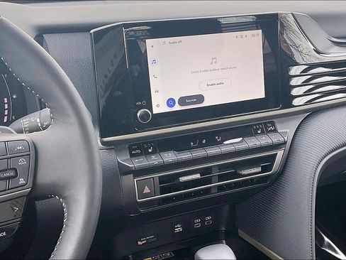 Used 2026 Toyota Camry SE image 7