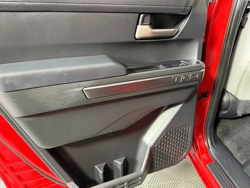 Used 2025 Toyota Tacoma TRD Sport image 25