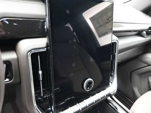 New 2026 GMC Yukon XL Elevation image 14