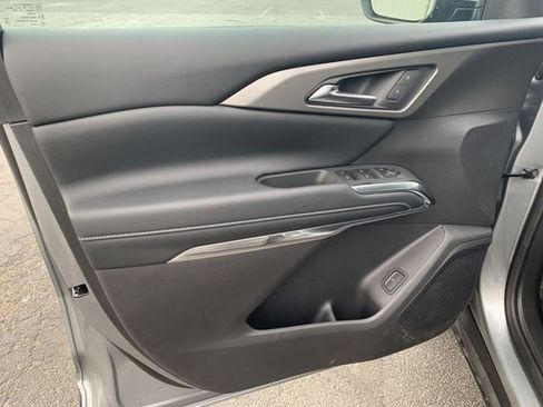 Used 2025 Chevrolet Traverse LT w/ Driver Confidence Package FWD image 22