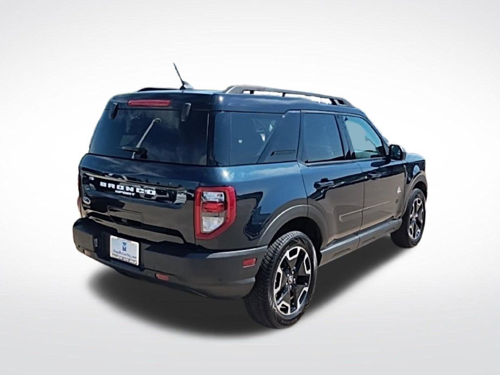 Used 2023 Ford Bronco Sport Outer Banks w/ Tech Package AWD/4WD image 6