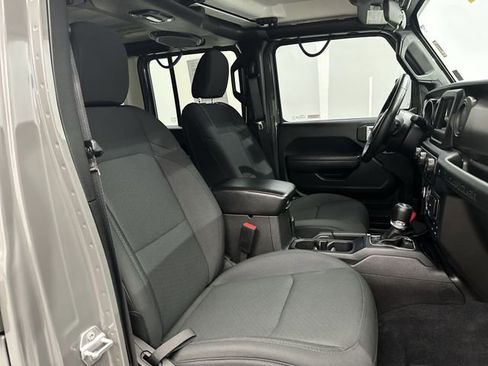 Used 2022 Jeep Wrangler Unlimited Sport image 28