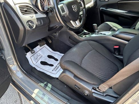 Used 2020 Dodge Journey SE w/ SE Popular Equipment Group FWD image 10