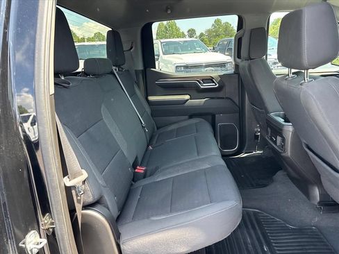 Used 2022 Chevrolet Silverado 1500 LT w/ Z71 Off-Road Package AWD/4WD image 15