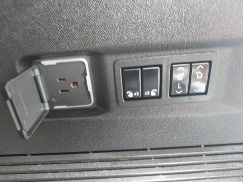 Used 2023 Chevrolet Tahoe RST w/ Luxury Package image 18