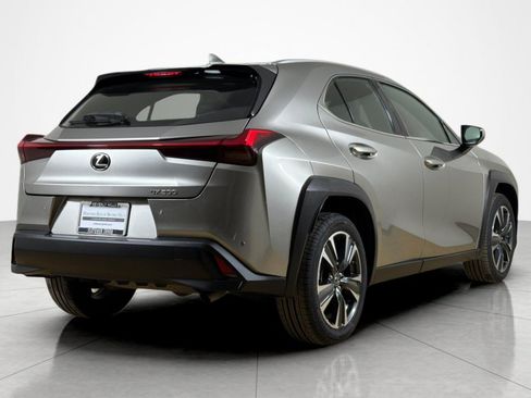 Used 2022 Lexus UX 200 w/ Accessory Package (Z2) FWD image 5
